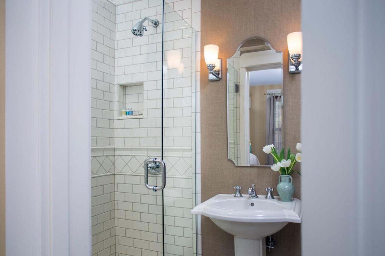 The Jackson Hotel Woodstock Room photo